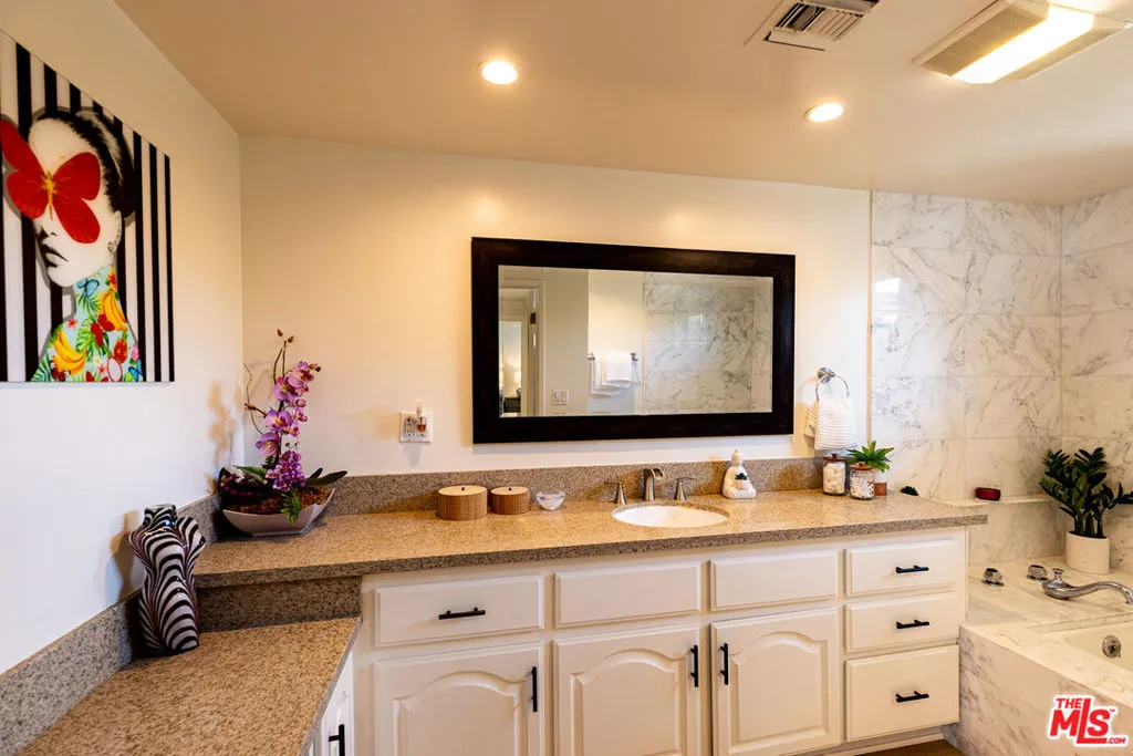 1 Saddlehorn Lane, Rolling Hills Estates, California 90274 home-pic-14